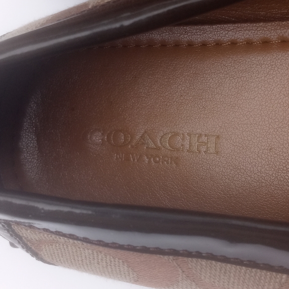 056 Coach loafers. Size 8B - Picture 8 of 10